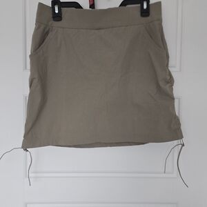 Columbia Women's Mini Skirt in Taupe